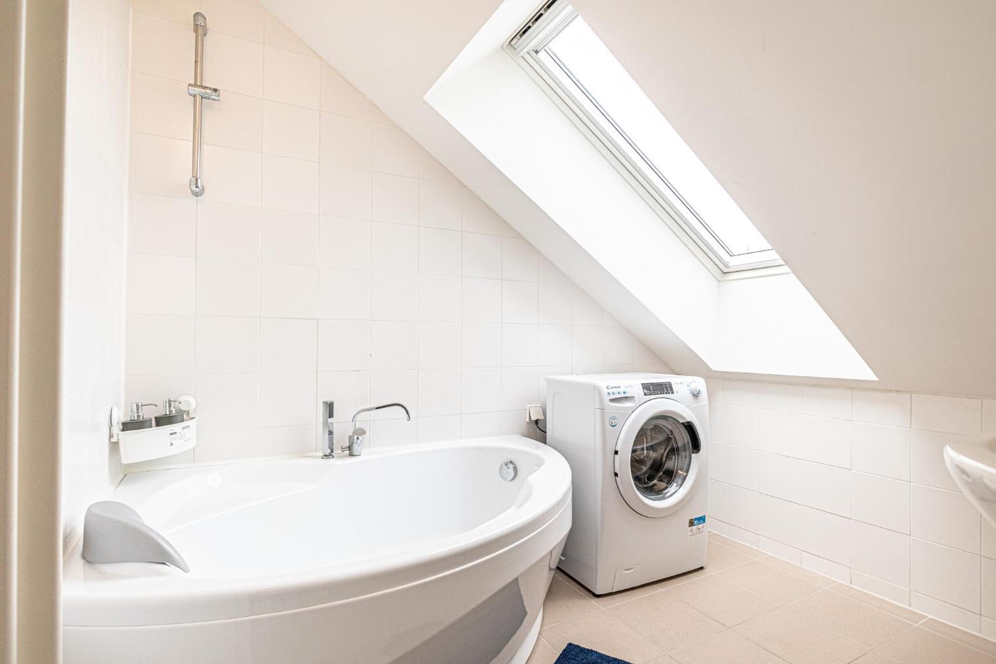 Airy Attic Apt.: Stylish Studio At Penzing Area Wien Exterior foto